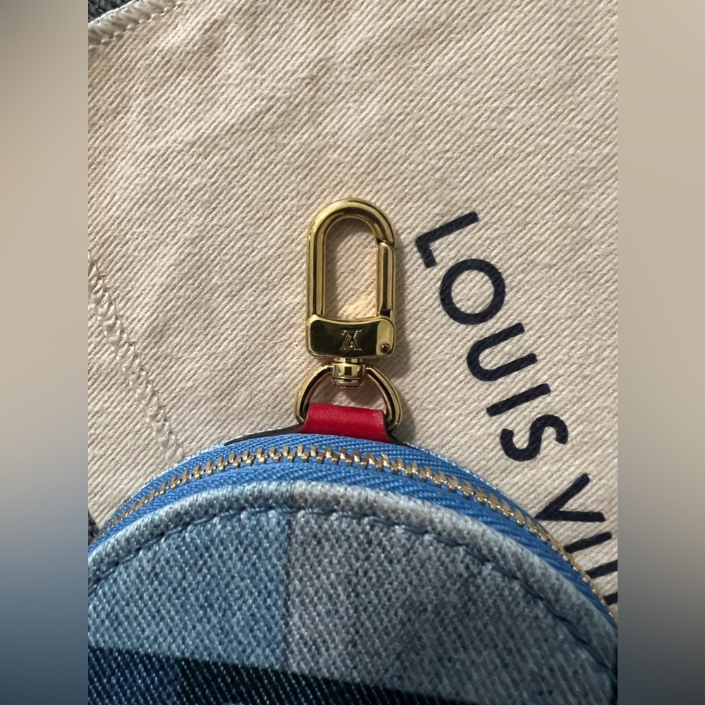 Authentic Louis Vuitton denim patchwork coin purse bag charm - Picture 4 of 7